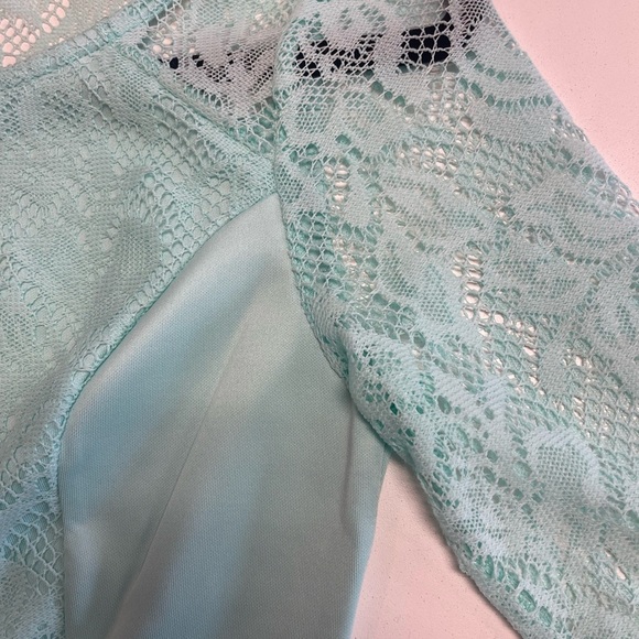 Mint Lace Crop Top with Lace - Picture 4 of 4